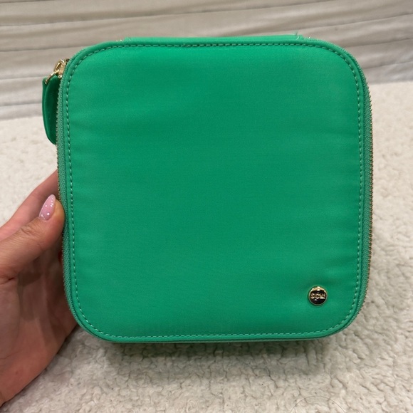 Stoney Clover Lane Green Travel Case - Picture 1 of 12